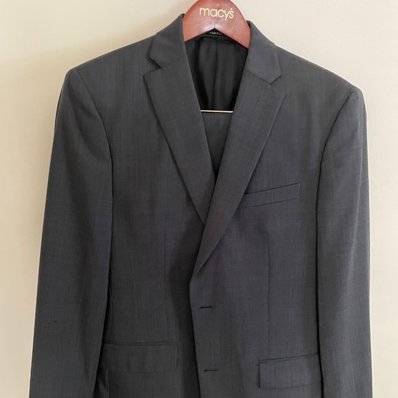 Macy's Men's Bar III Dark Grey-Black Plaid Slim-Fit Suit-Jacket 46R Pants 34-34